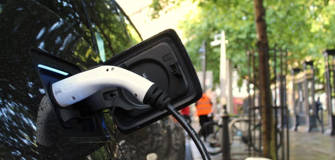 Wechsel- & Gleichstrom – Wissenswertes zum Laden von Elektroautos an Ladestationen